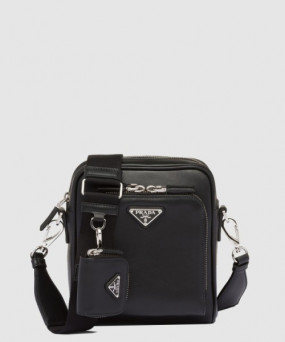 프라다 파우치가 있는 가죽 숄더백 2VH168