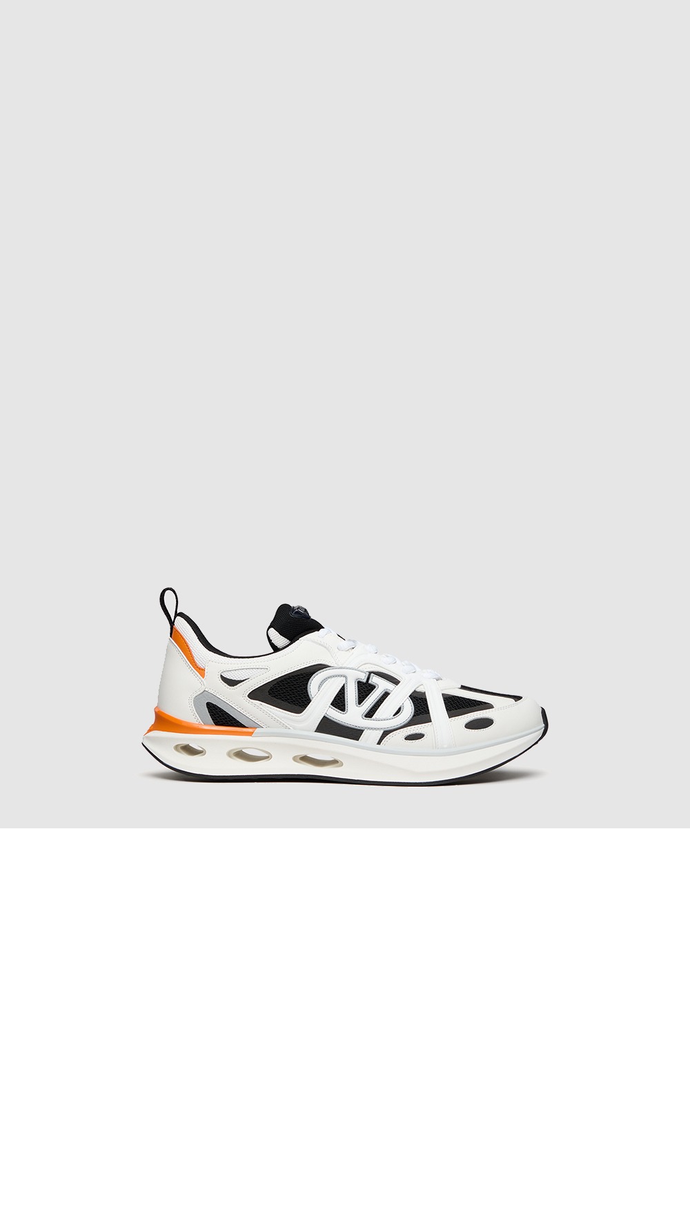 발렌티노 로우탑 스니커즈