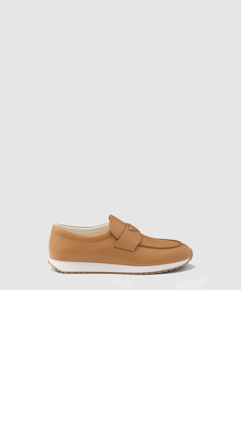 프라다 가죽 로퍼 2DG136