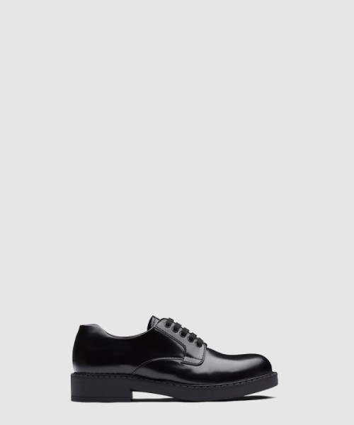 프라다 브러시드 레더 더피 슈즈 2EE345