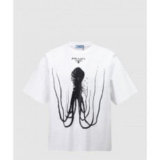 프라다 로고 프린트 반팔