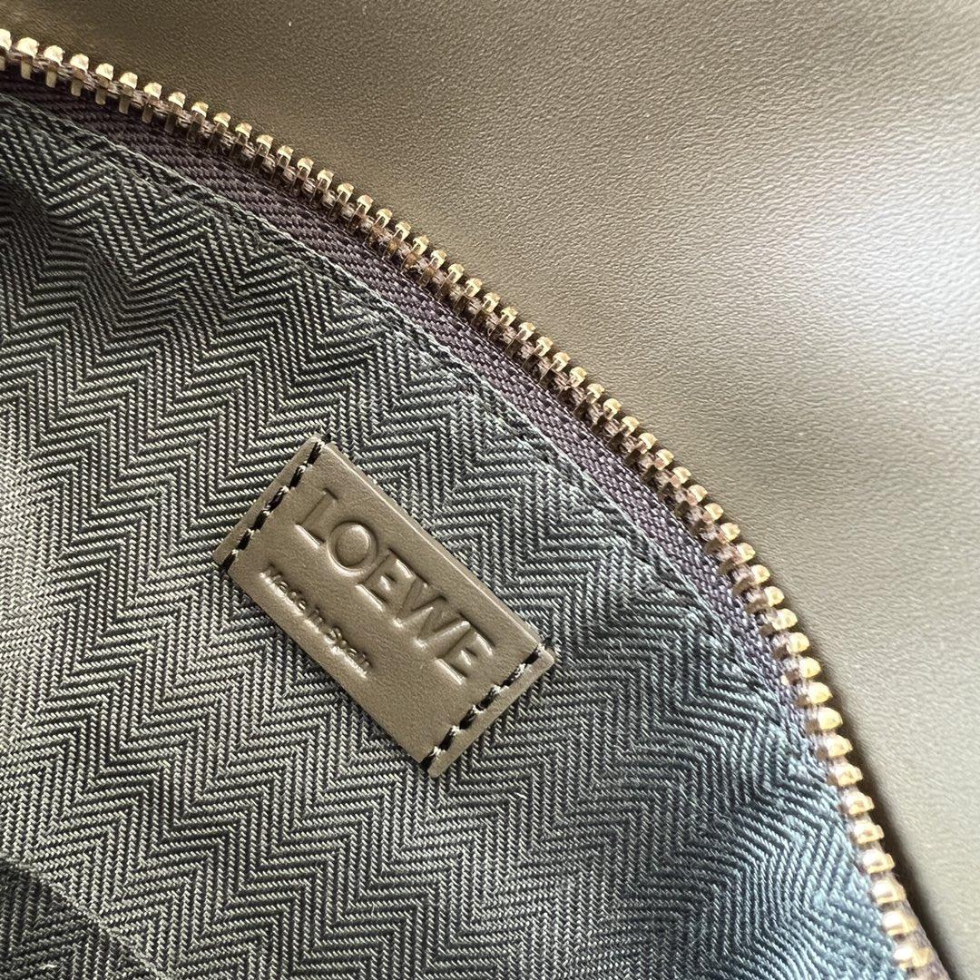 로에베 사틴 스몰 퍼즐 엣지 백 카키