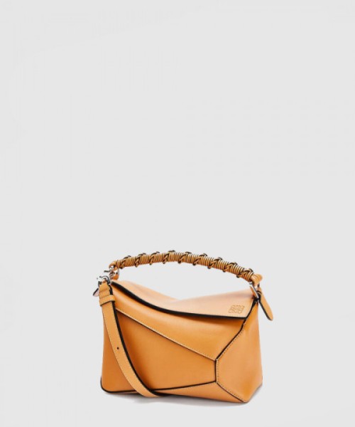 로에베 퍼즐백 카프스킨 스몰