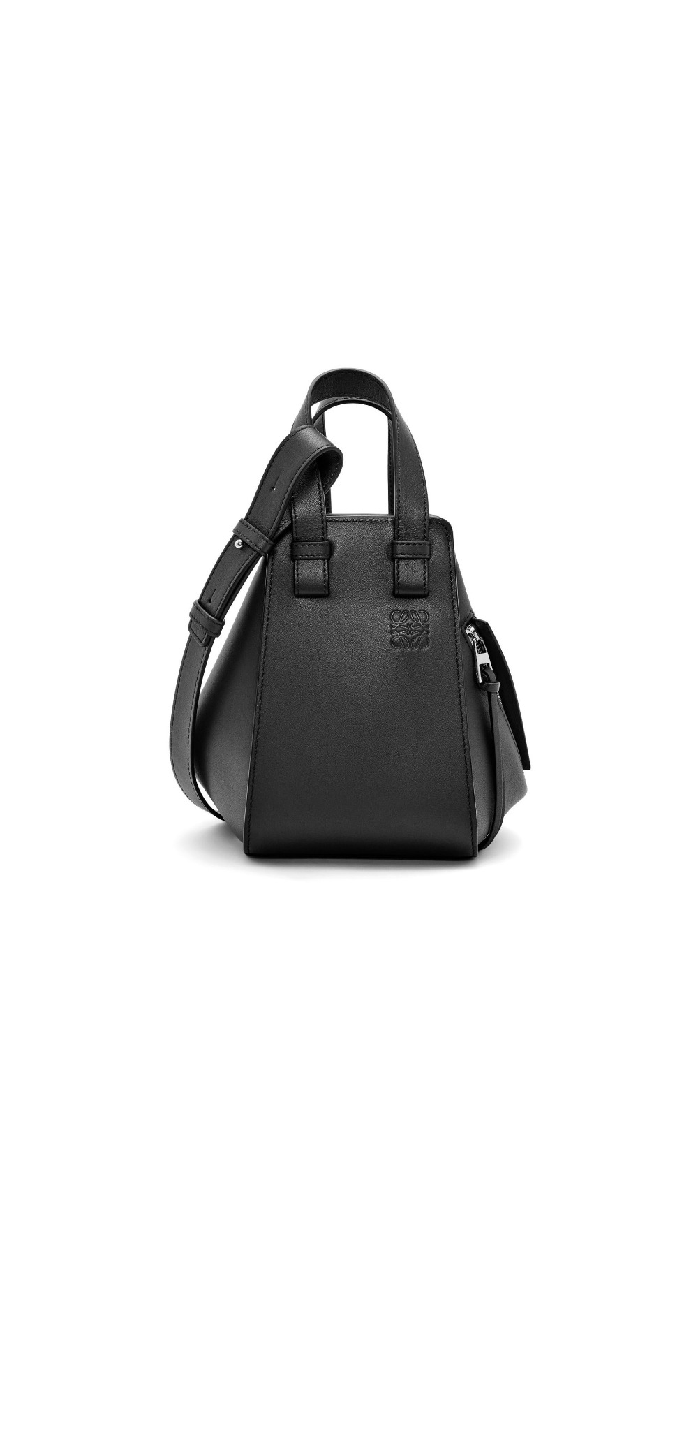 로에베 클래식 카프스킨 소재의 해먹 컴팩트 백