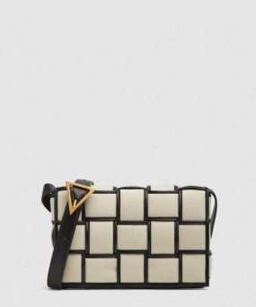 보테가베네타 패디드 카세트 백 710210