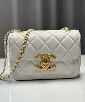 샤넬 24B 미니 램스킨 플랩 백