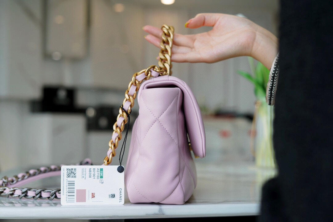 샤넬 19백 미디움 램스킨 페일 핑크 골드