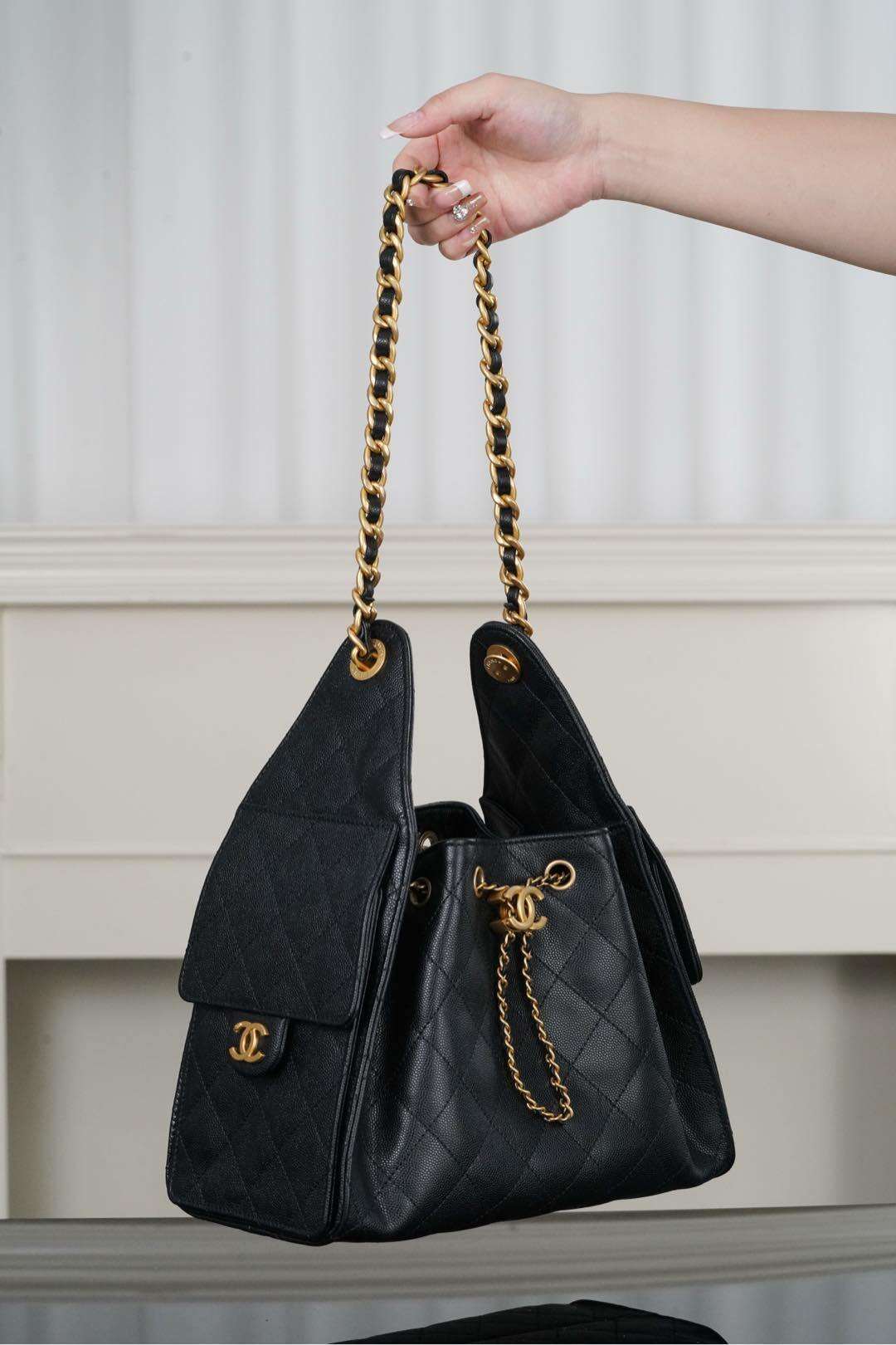 샤넬 25백 스몰 CC로고 블랙 금장 호보백 AS5293 size : 30x26x14cm