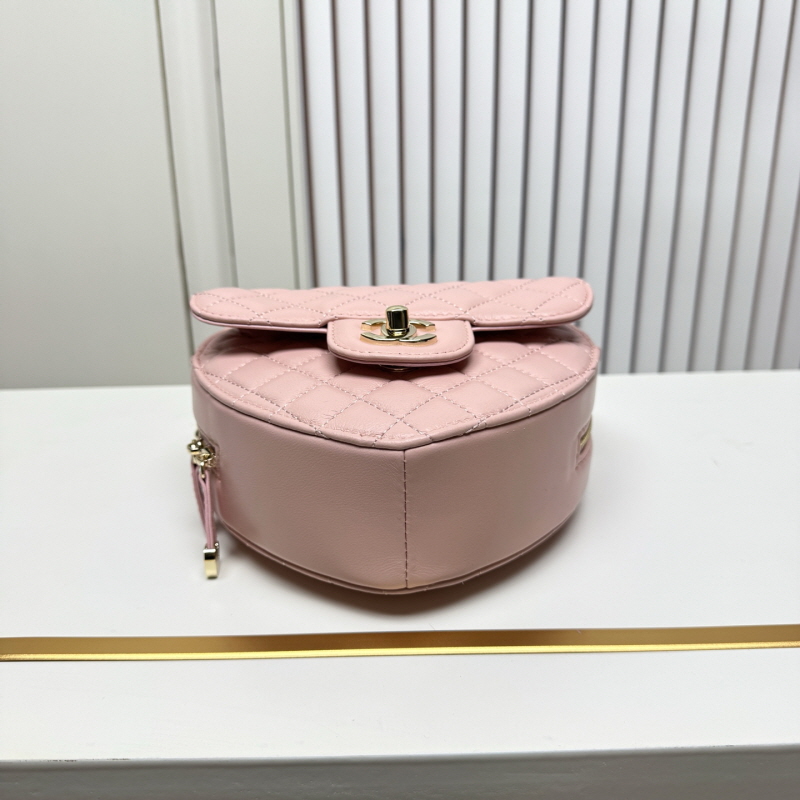 샤넬 하트 백 AS5764 18X19X5.5CM 램스킨 금장