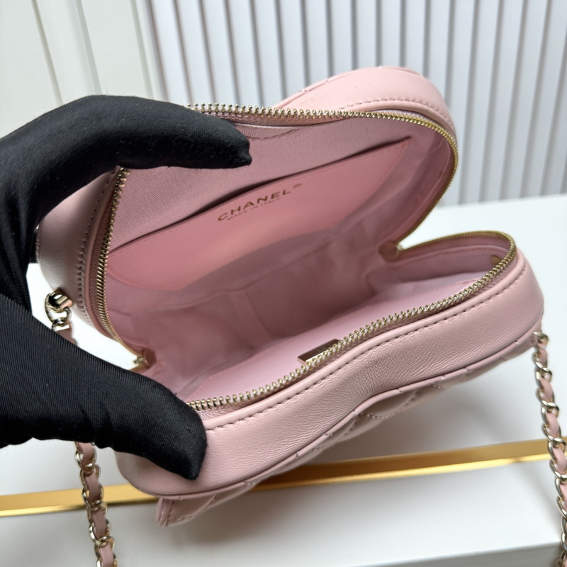 샤넬 하트 백 AS5764 18X19X5.5CM 램스킨 금장