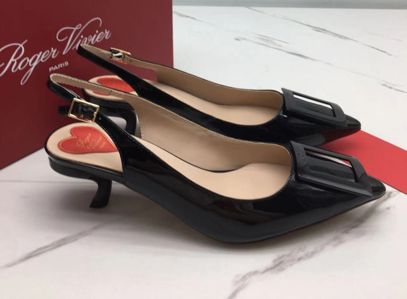 로저비비에 래커버클 페이턴트 레더 슬링백힐