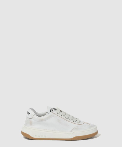 미우미우 블리치드 가죽 스니커즈5E118E