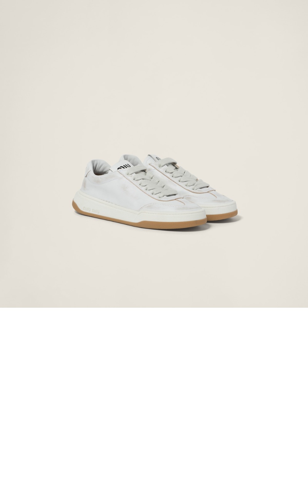 미우미우 블리치드 가죽 스니커즈5E118E