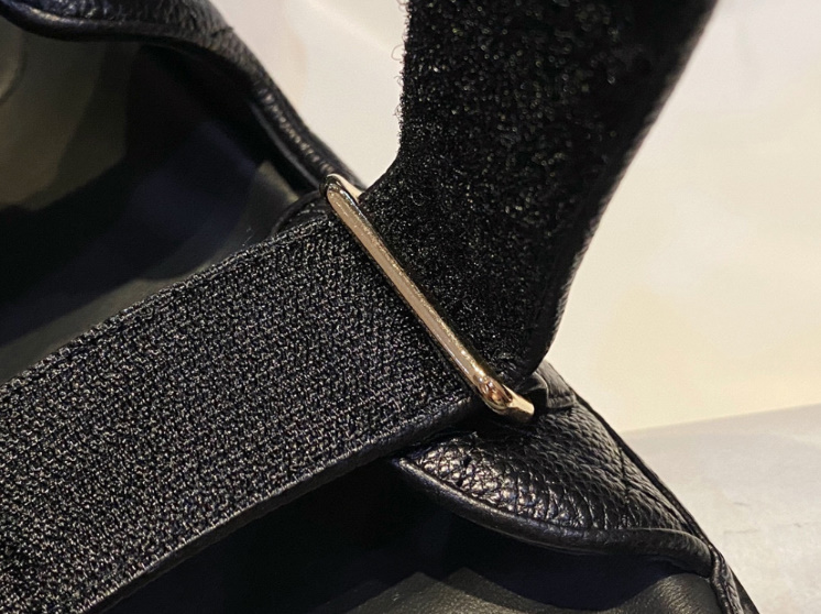 샤넬 레더 벨크로샌들 통굽가죽 스트랩샌들 G35927