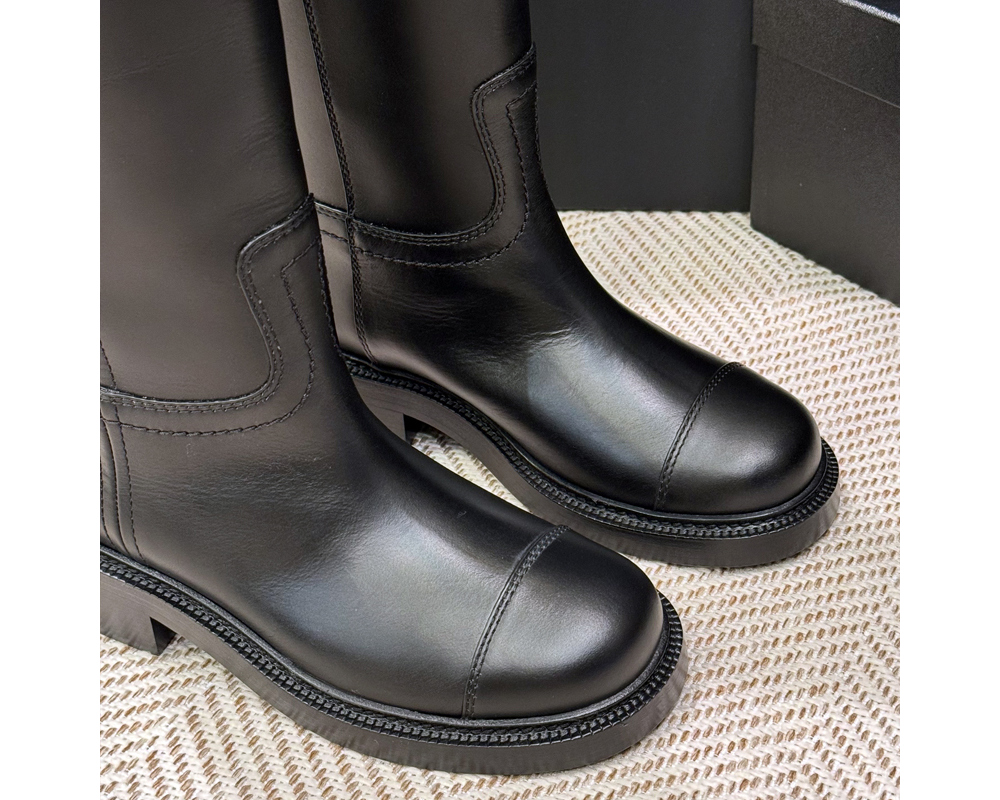 샤넬 가죽 빅 옆 CC로고 롱부츠 24SS 레더 부츠 블랙 G45433