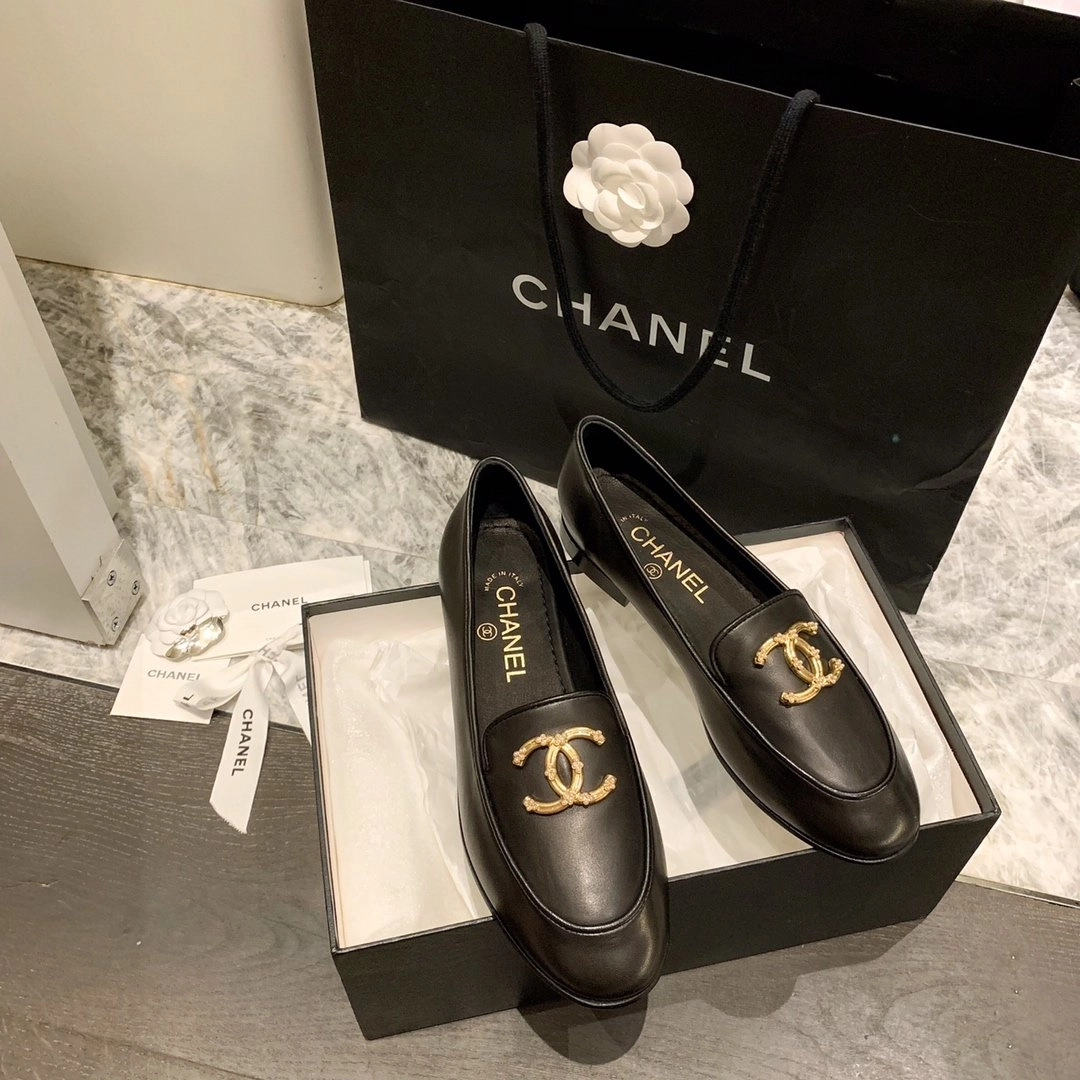 샤넬 CC 로고 로퍼