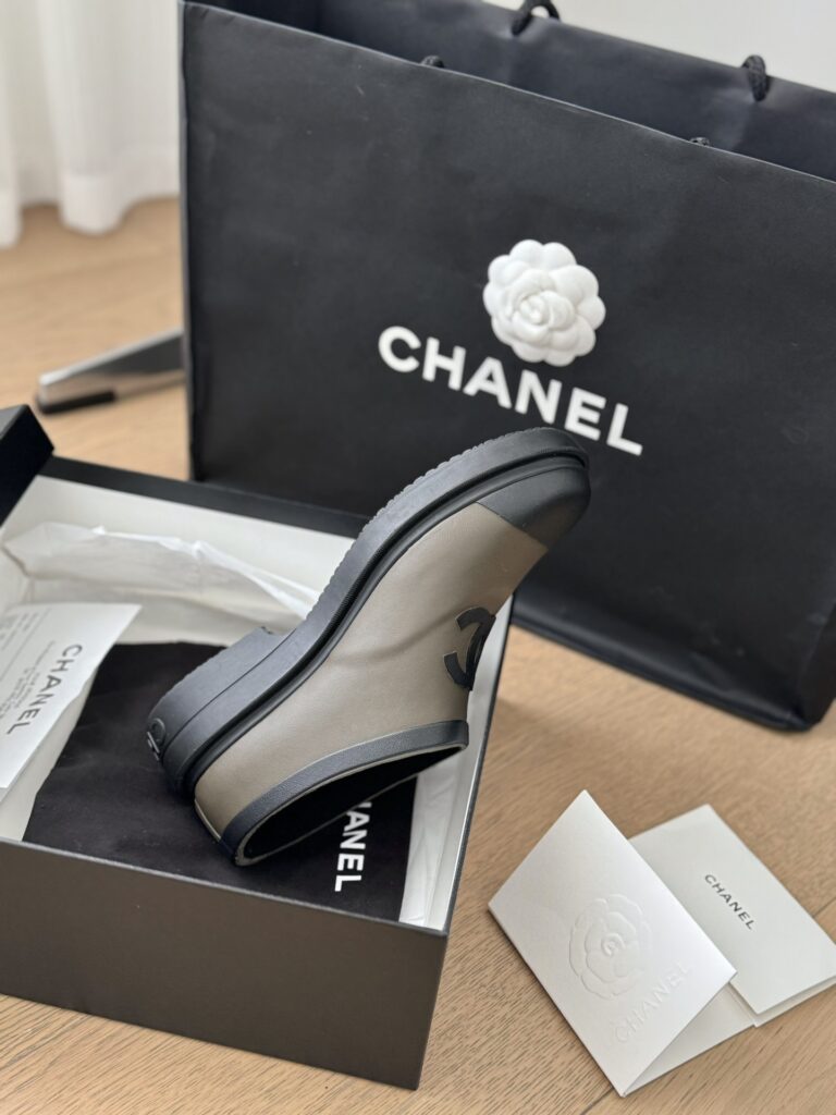 샤넬 CC 로고 투톤 러버 레인 숏 부츠