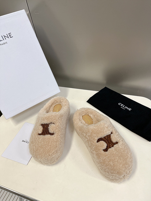 셀린느 시어링 트리옹프 패치 로고 뮬 로퍼