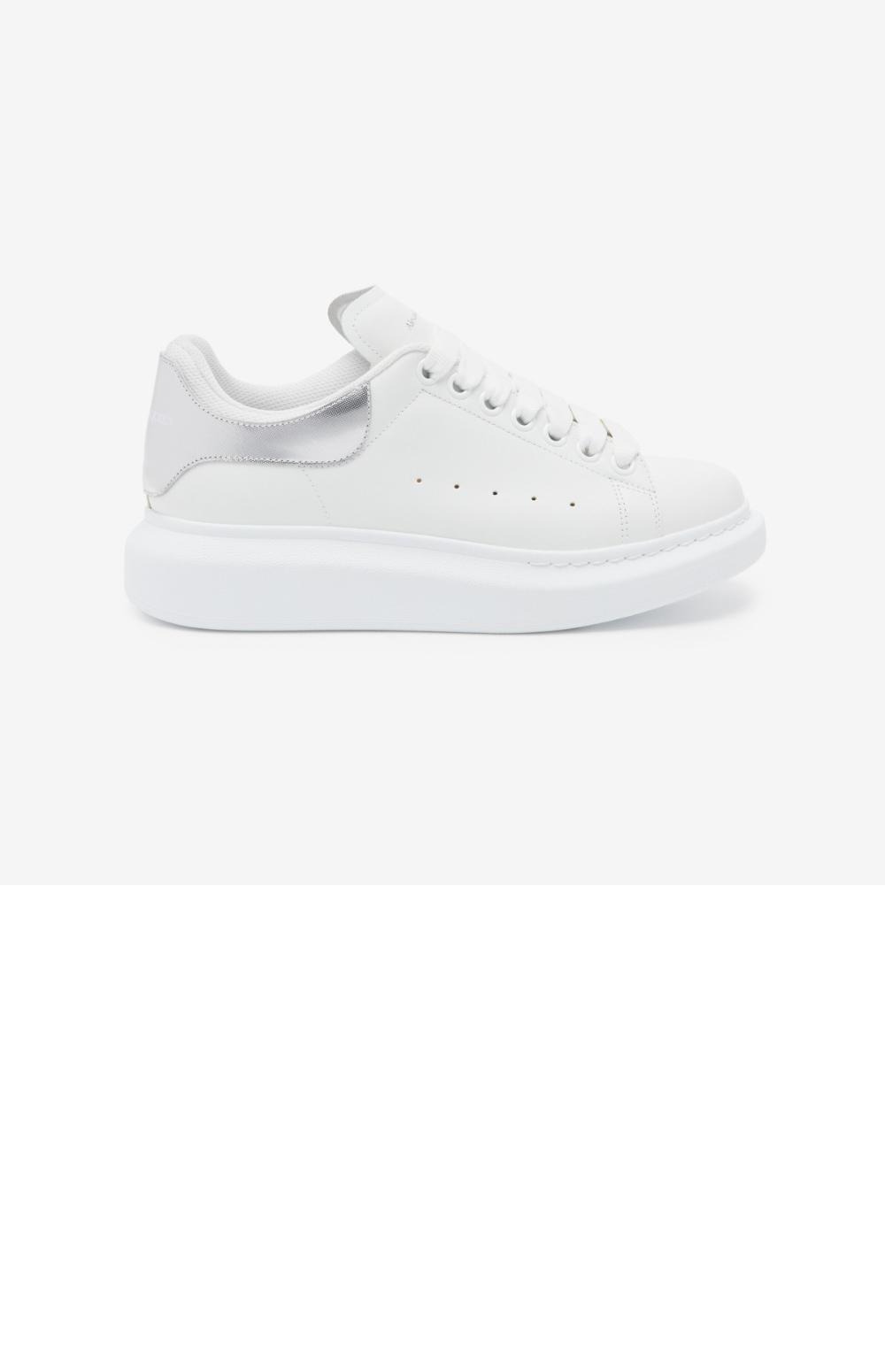 오버사이즈 스니커즈 697103