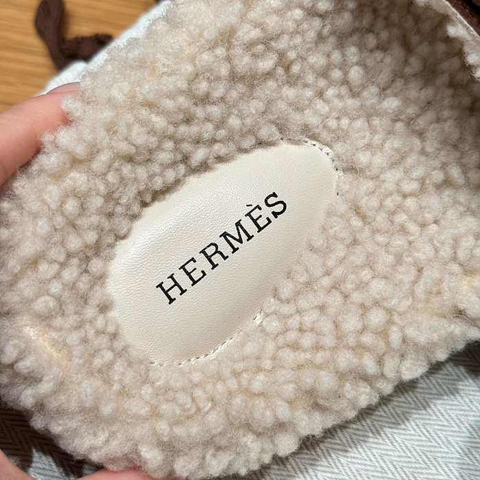 에르메스 시어링 시프레 샌들