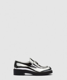 프라다 메탈릭 로퍼 1D246M