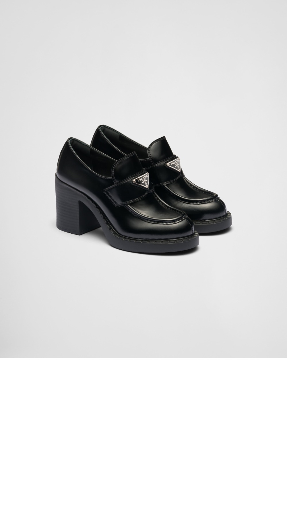 프라다 모놀리스 브러시드 로퍼 1D246M