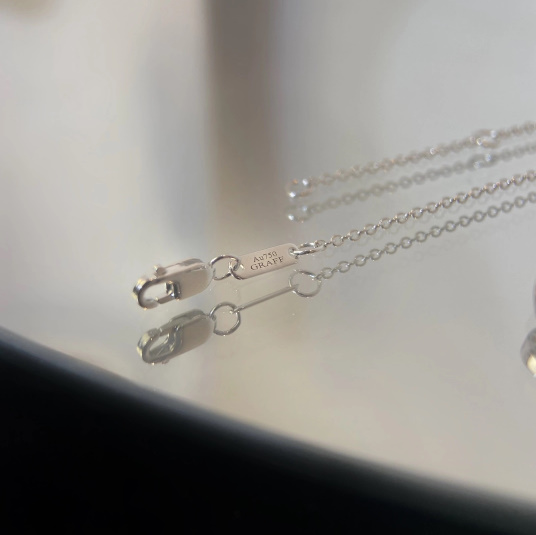 그라프 목걸이 (틸다의 보우)