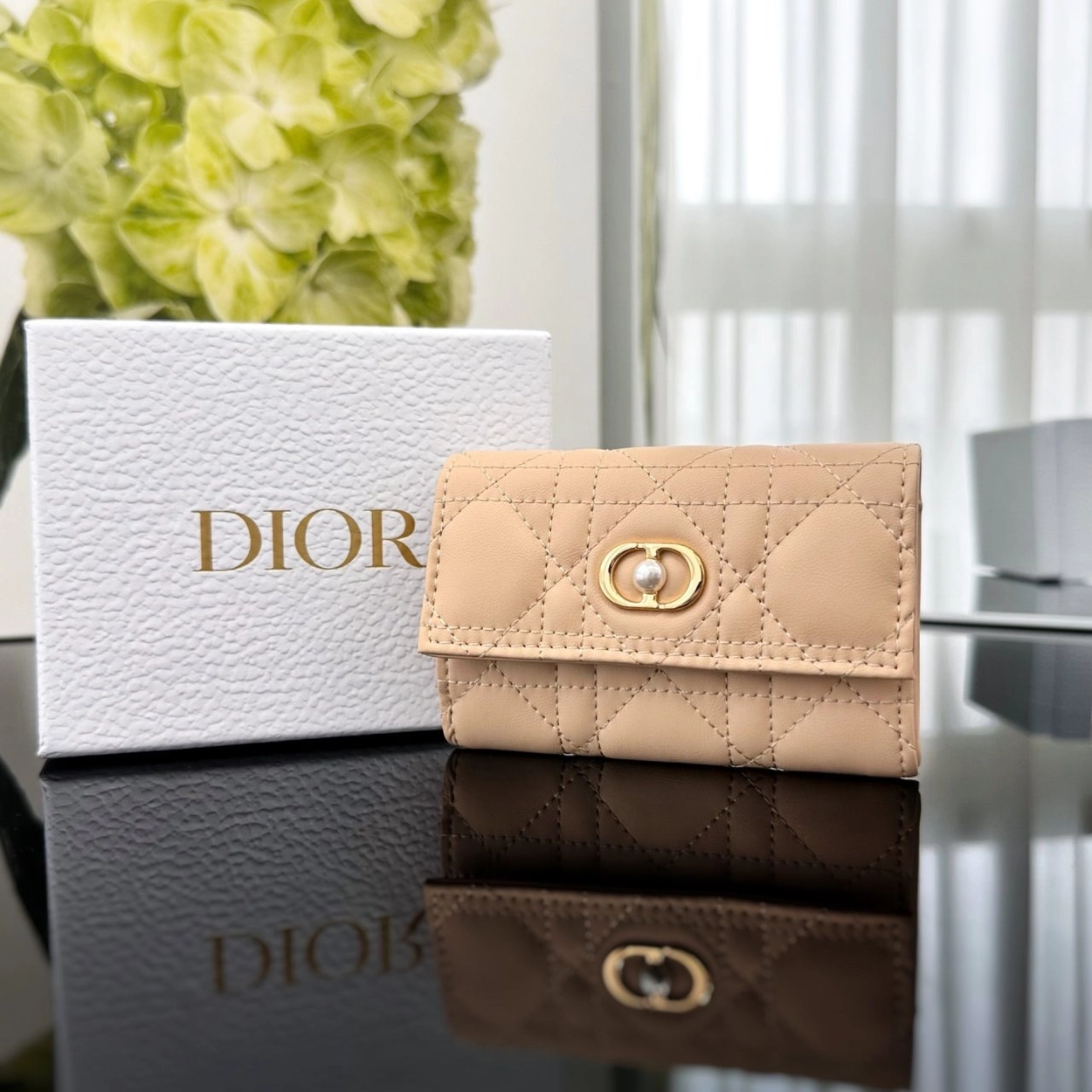 디올 졸리 글리신 월릿 베이지 11 X 7.5 X 2.5 CM