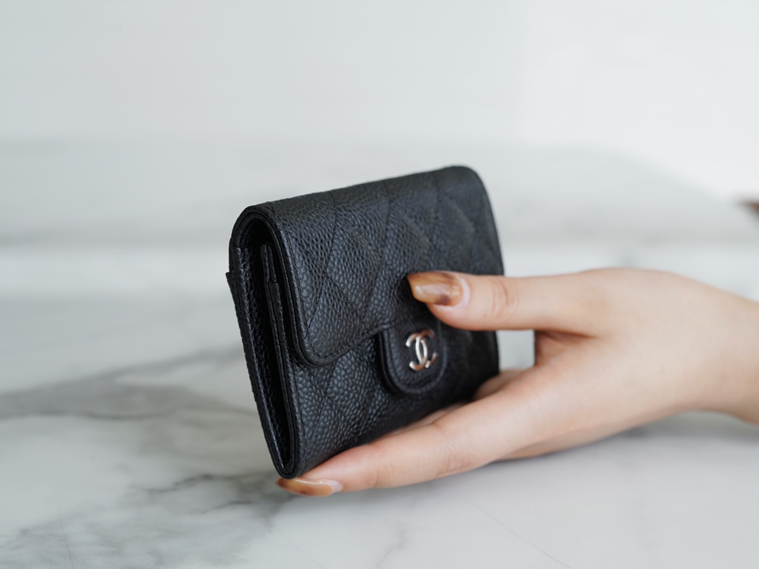 샤넬 클래식 똑딱이 카드슬립 카드지갑 캐비어 은장 AP0214