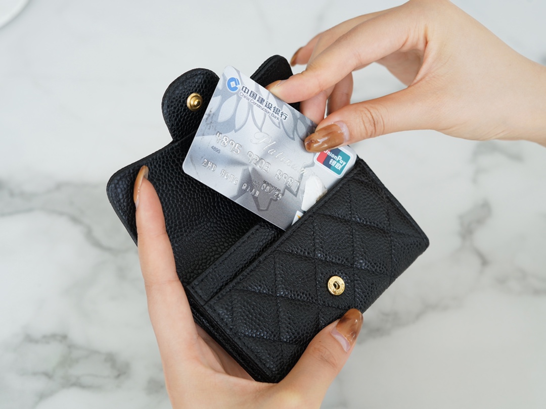 샤넬 클래식 똑딱이 카드슬립 카드지갑 캐비어 금장 AP0214