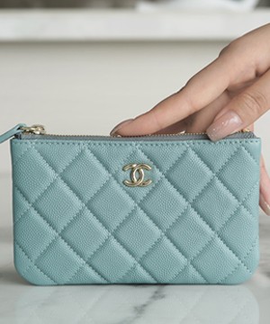 샤넬 클래식 미니 파우치 캐비어 은장 소라 A82365