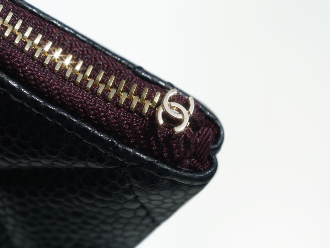 샤넬 클래식 미니 파우치 캐비어 은장 A82365