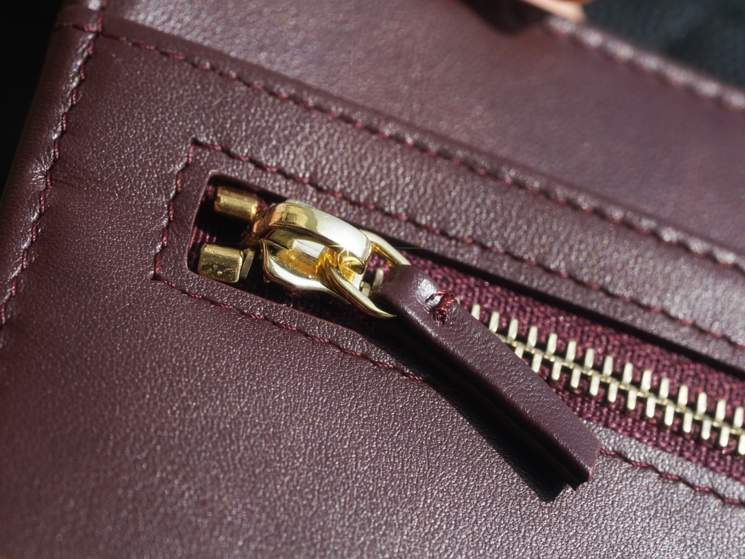 샤넬 장지갑 캐비어 금장 AP6616