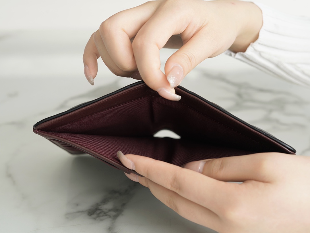 샤넬 플랩 장지갑 램스킨 금장 A31509