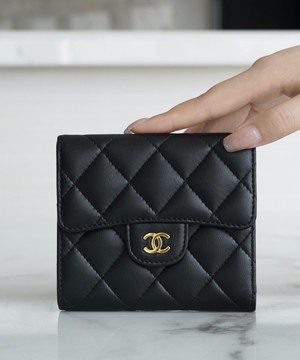 샤넬 클래식 체인 카드지갑 램스킨 금장 AP0238