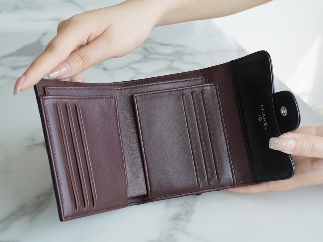 샤넬 클래식 체인 카드지갑 램스킨 은장 AP0238