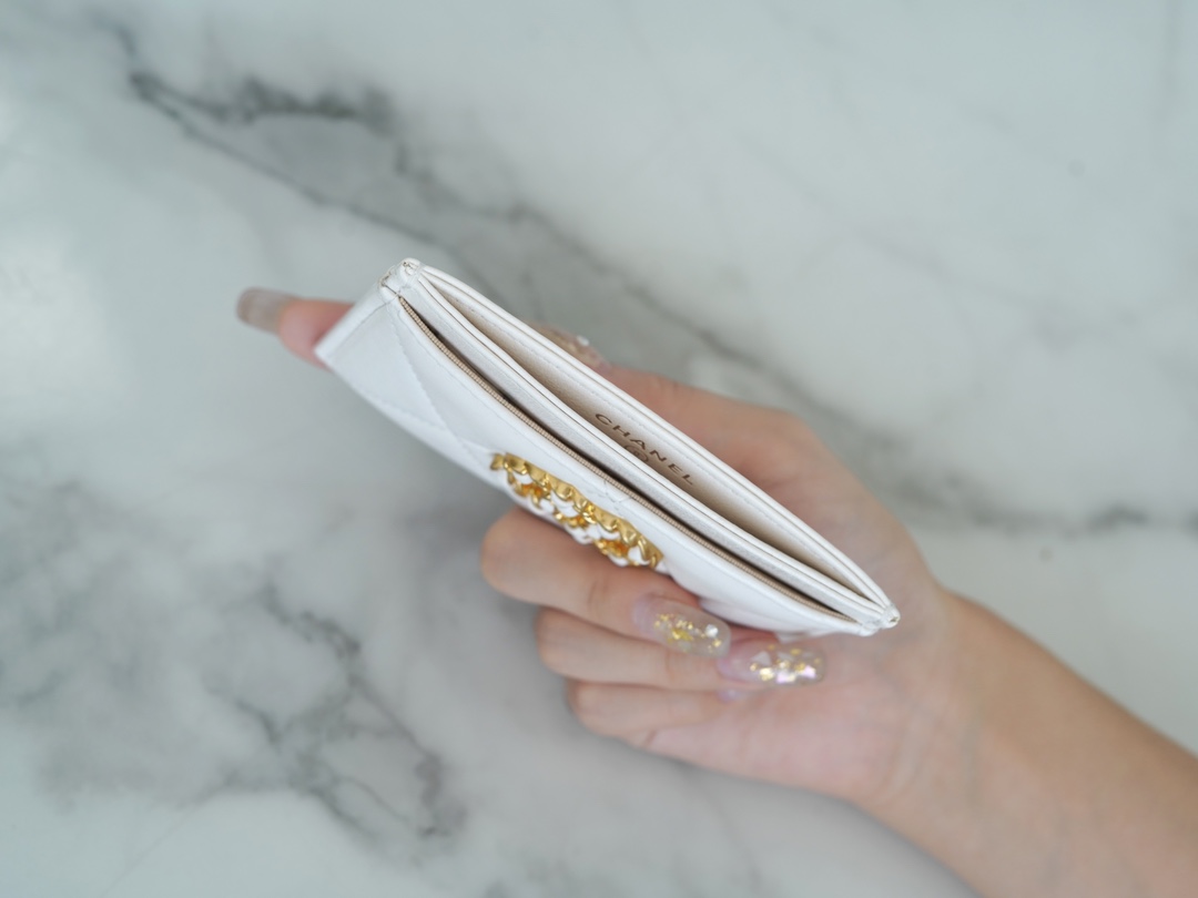 샤넬 카드 지갑 램스킨 금장 화이트 AP1167