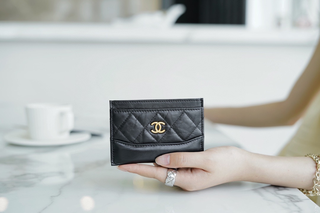 샤넬 가브리엘 카드 지갑 금장 A66310