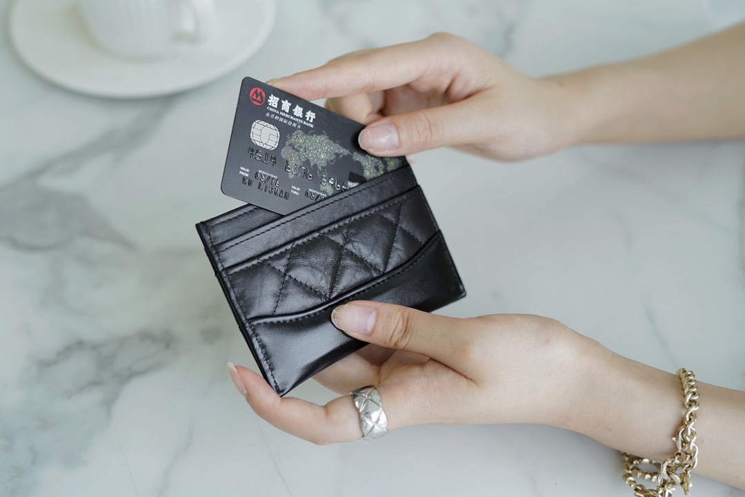 샤넬 가브리엘 카드 지갑 금장 A66310