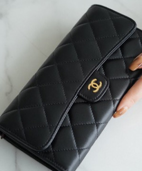 샤넬 장지갑 램스킨 금장 A80758