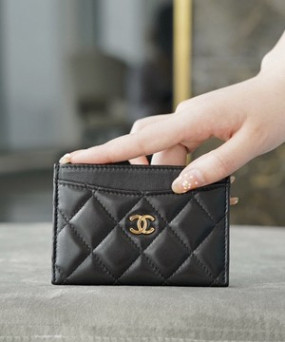 샤넬 클래식 카드지갑 램스킨 금장 AP0213