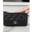 샤넬 클래식 플랫 지퍼 카드지갑 램스킨 금장 AP2570