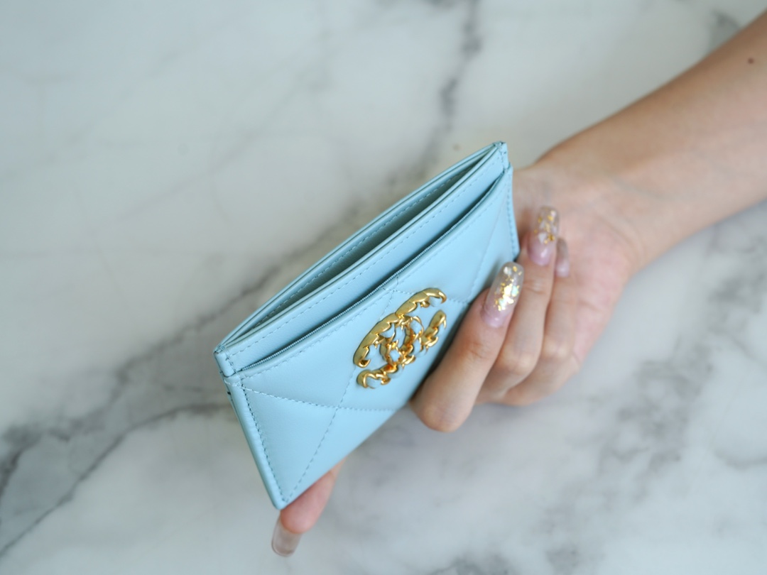 샤넬 카드 지갑 램스킨 금장 스카이 AP1167